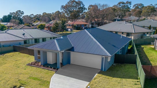 Property at 12 Dale Crescent, Armidale, NSW 2350