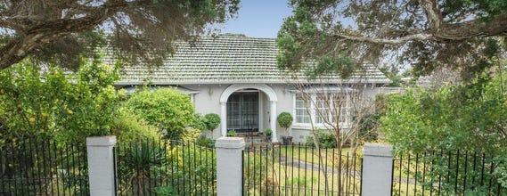 4 Thule Court Brighton VIC 3186 property .au