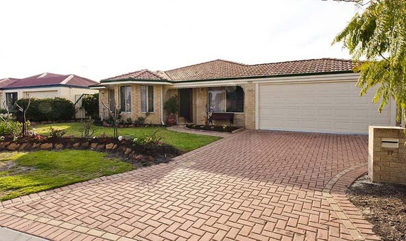 20 Coomer Elbow, South Guildford WA 6055 - House For Rent - $680