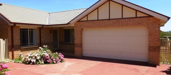 Property at 4/3 Homestead Gardens, Jerrabomberra, NSW 2619