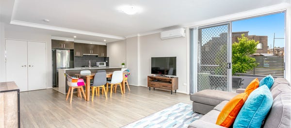 Property at 1/5 Dunlop Avenue, Ropes Crossing, NSW 2760
