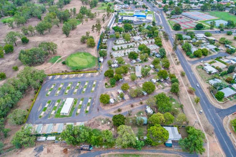 Emerald Cabin & Caravan Village, 64 Opal Street, Emerald, QLD 4720