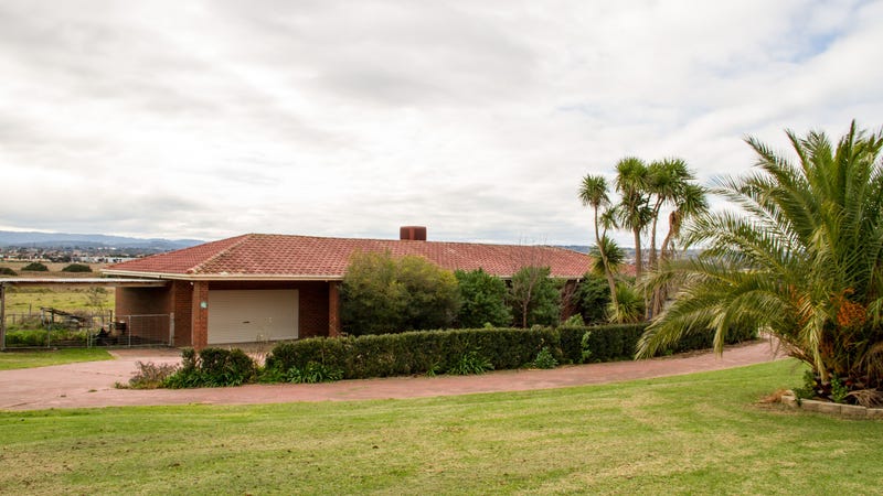 175 Pound Road Hampton Park Vic 3976 Realestate Au 175 Pound Road Hampton Park Vic 3976