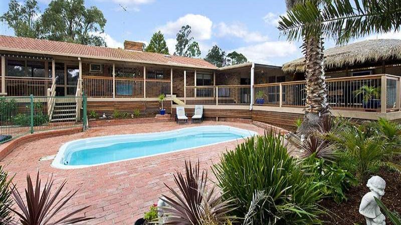 33 Dobell Drive Eltham Vic 3095 Realestate Au 33 Dobell Drive Eltham Vic 3095
