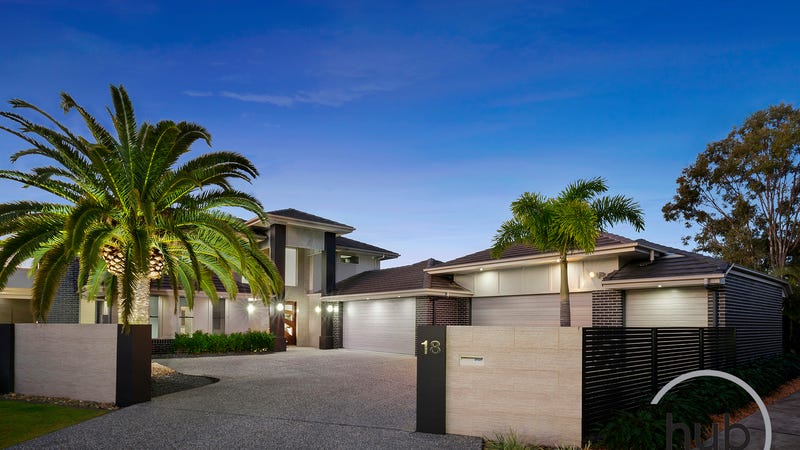 18 Pebble Beach Drive Windaroo Qld 4207