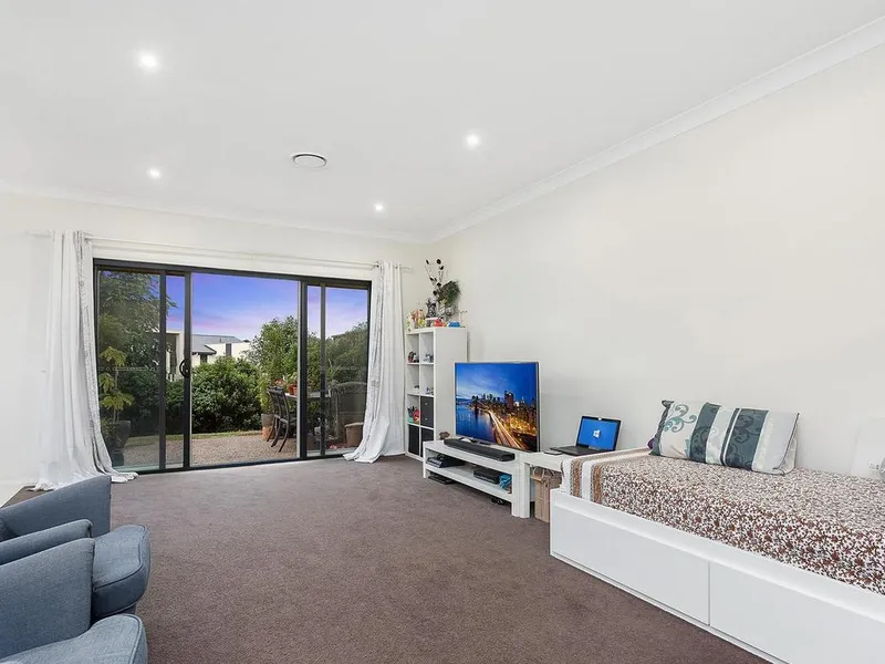 Modern designed 3 bed townhouse with quiet environment