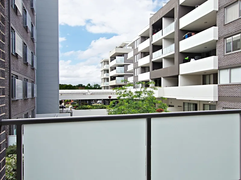 Extra Large 144sqm Two Bedroom Unit In Popular Broadway Plaza