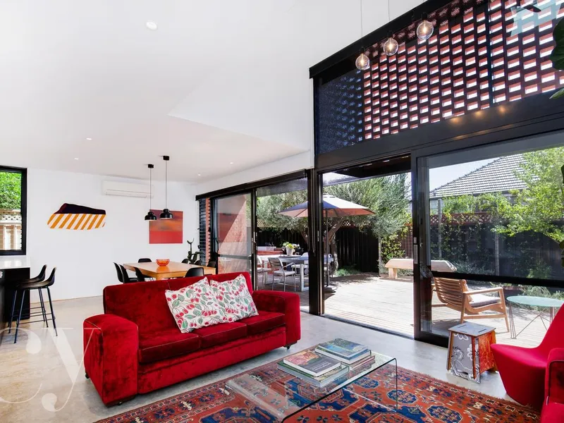 STUNNING ARCHITECTURAL FLAIR