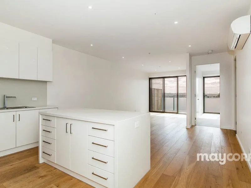 2 Bed+ Room size study, Next to Pines SC.