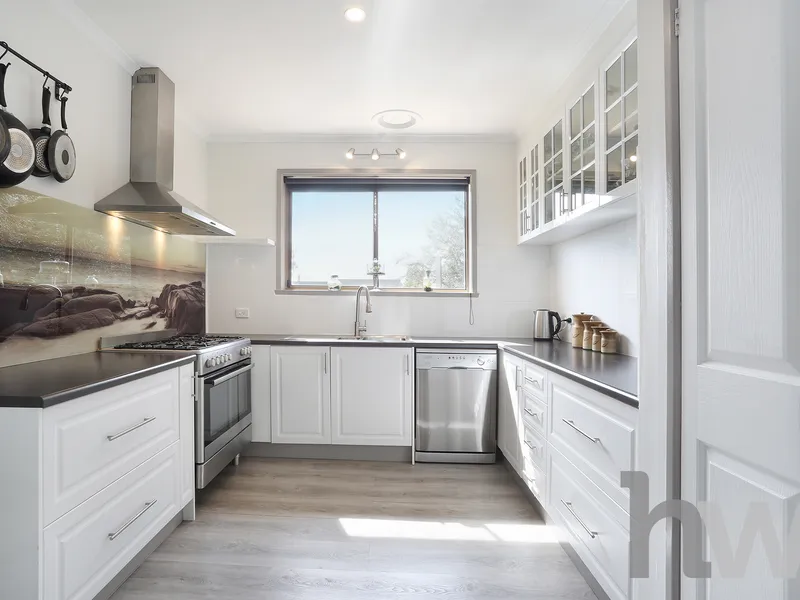 Convenient Family Living & Entertaining!