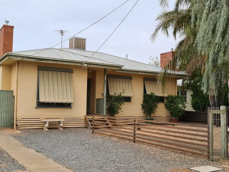 Three bedroom home close to Mildura West Primary School