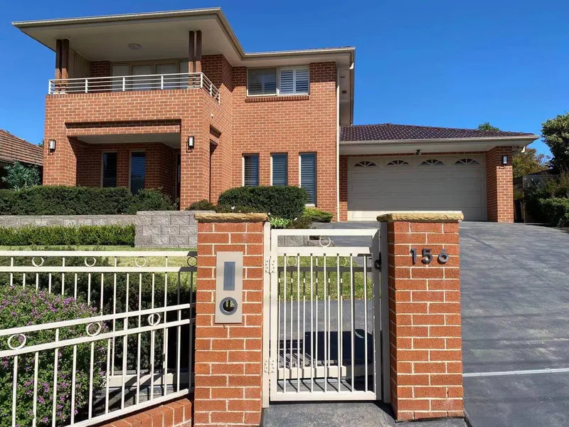 Near new 2 Bedroom granny flat include furniture