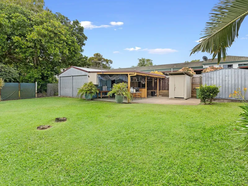 MAN CAVE ... House, large block, backyard bar also included!