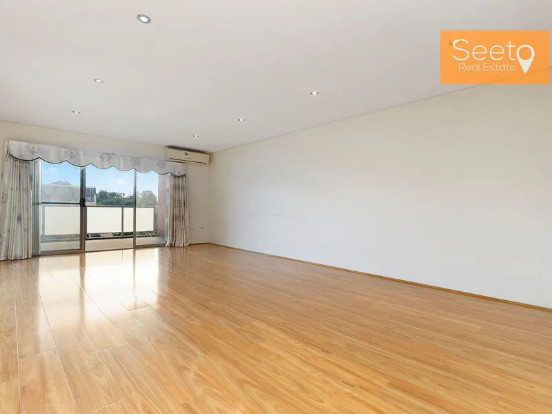 Modern & Stylish Entertainers Delight