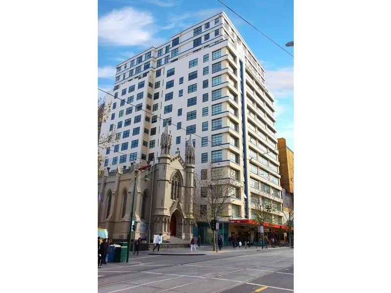 Furnished 3 Bedroom Apartment in Central Melbourne