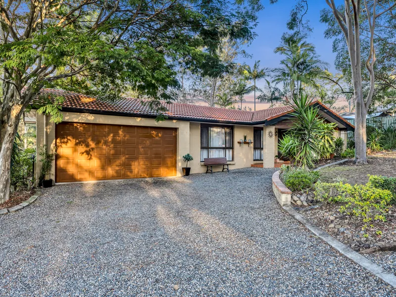 Conveniently Located Dream Acreage Retreat