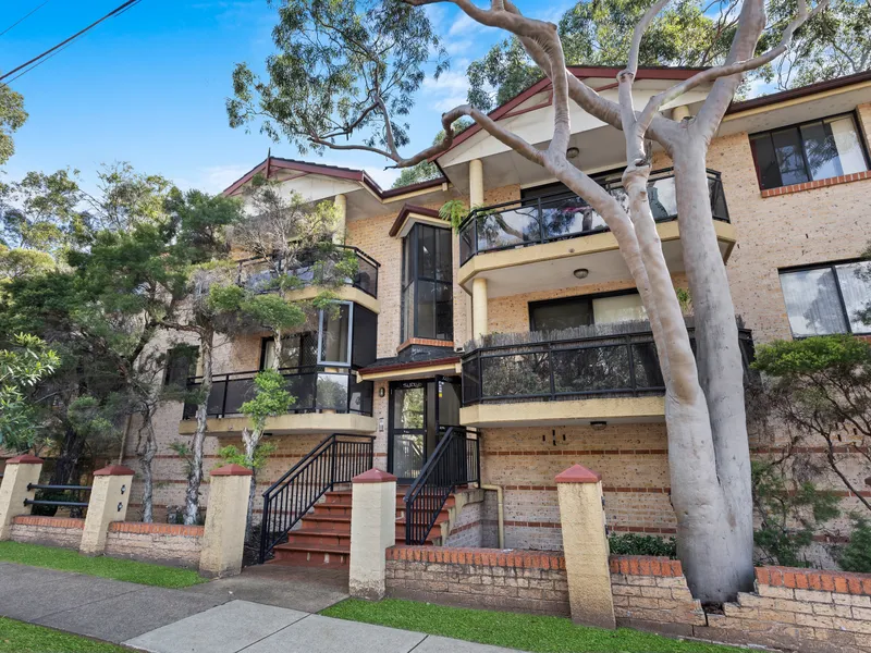 IDEAL CENTRAL LOCATION - OPEN TO VIEW SAT 10/04/2021 10-10.30AM