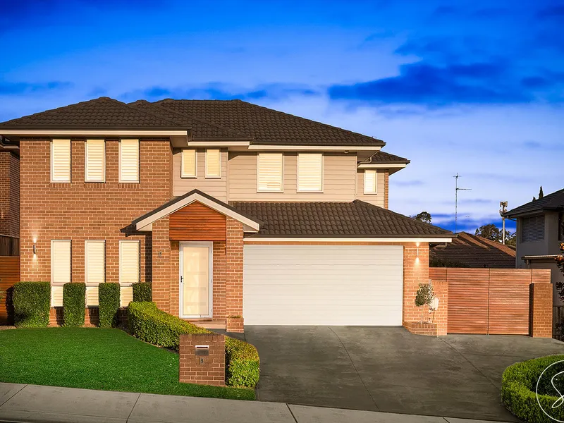 Impressive Family Home in Prime Locale!