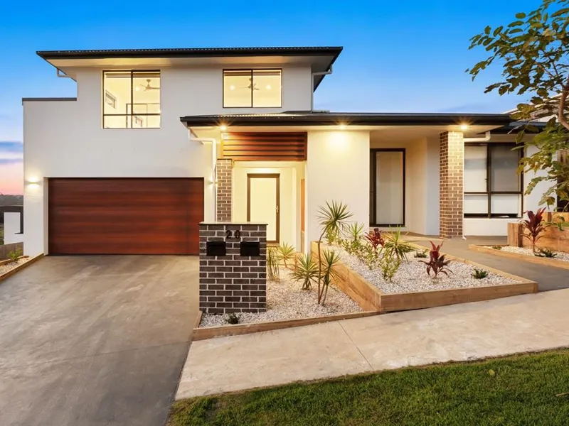 SOPHISTICATED FAMILY HOME