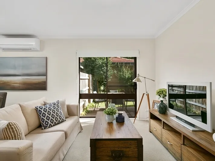 Beautifully presented two bedroom unit in a great location!