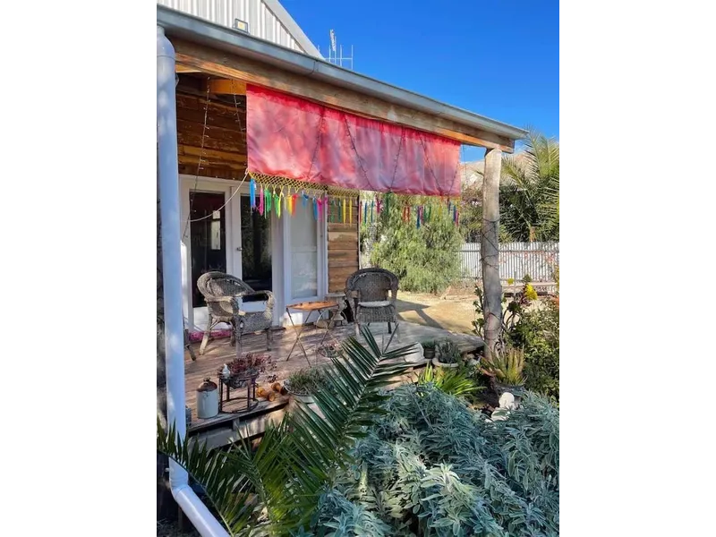 Unique Country Air BnB/Artist Retreat (Fully Furnished)