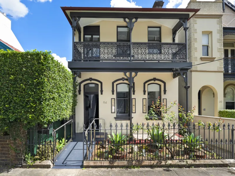 Newly Renovated Apartments in Historic Building Centrally Located $340 -$510 PW