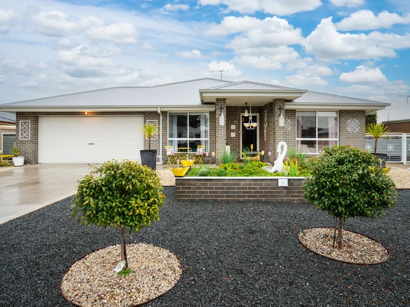 Exquisite 3-Bedroom GJ Gardiner Home in Jindera - Perfect Blend of Elegance and Comfort!