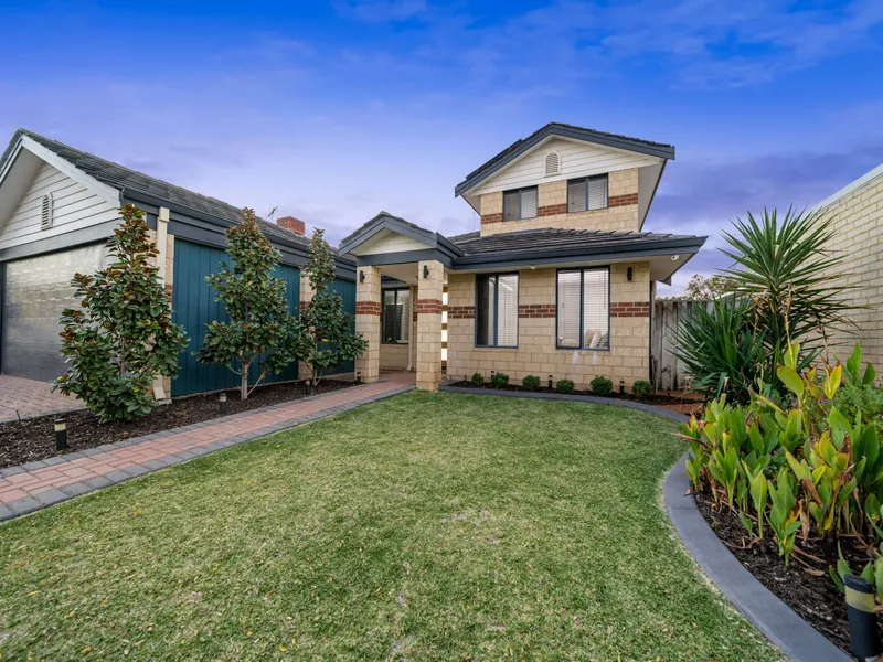 Riverside Location, Urban Lifestyle, Rural Atmosphere.