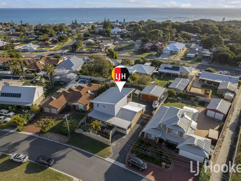 SUPERB MODERN HOME WITH LOADS OF CHARACTER!