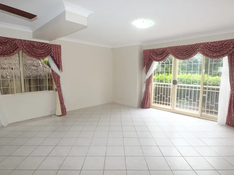 Modern Three Bedroom Townhouse With Double Garage