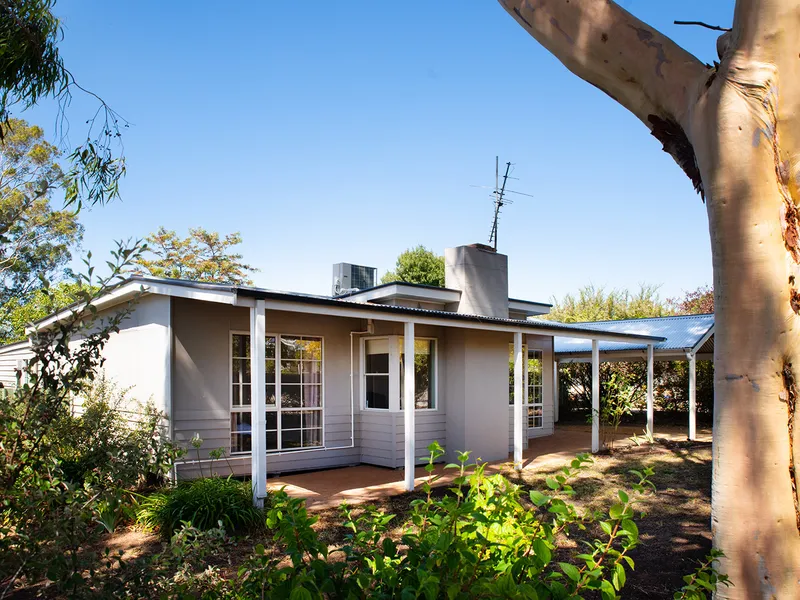 COUNTRY STYLE ON CHAPEL STREET Offers affordable living with huge potential.