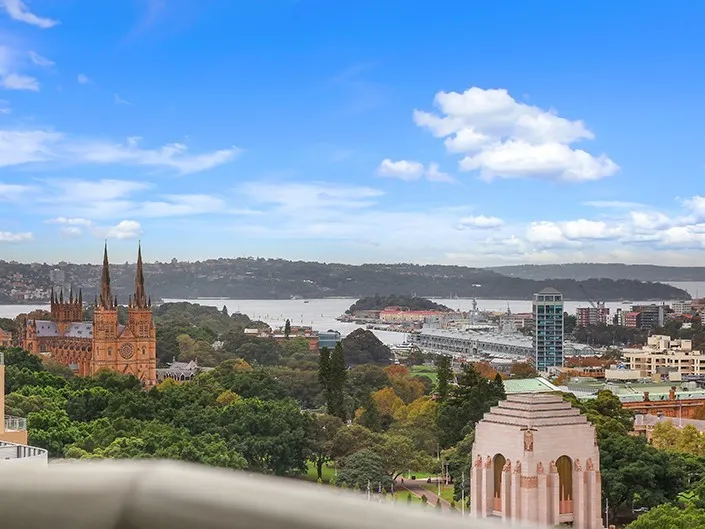 Two Bedroom Apartment in the Heart of Sydney CBD