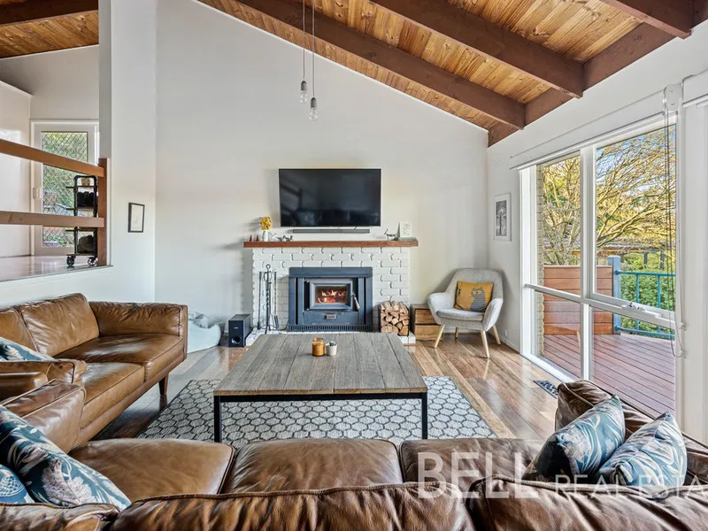 Stunning easterly views, full of family character & minutes to town