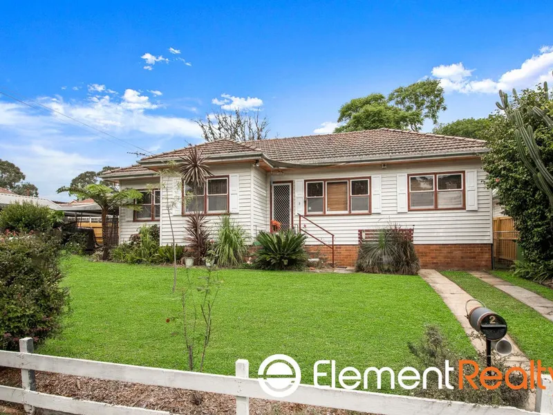 Beautiful 4 Bed home in Dundas