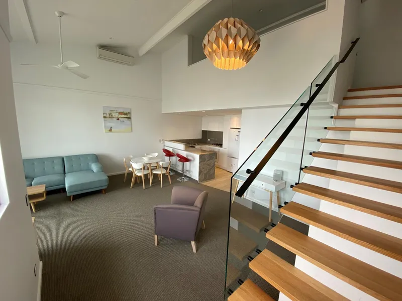 2 Bedrooms & 2 Bathroom Luxury UNIT in Cottesloe!