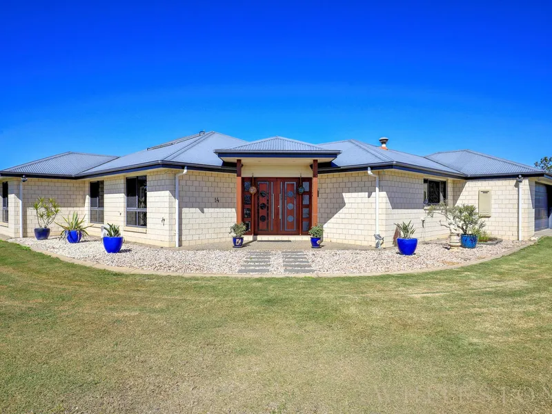 SPACIOUS FAMILY HOME ON 1 ACRE