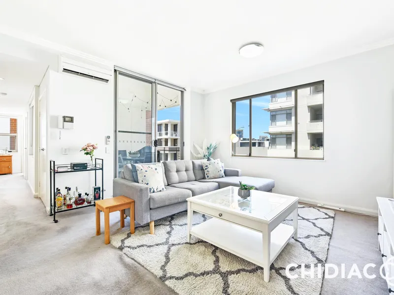 Quiet corner location | Dual balcony breeze ????