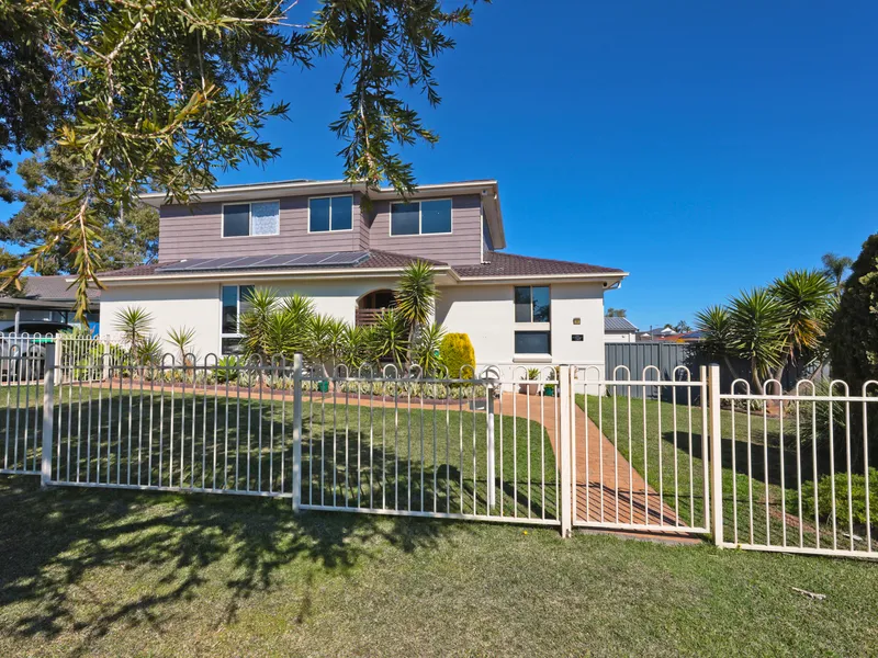 ULTIMATE FAMILY HOME!!