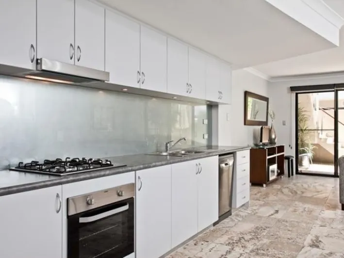 EXECUTIVE TOWNHOUSE IN SUBIACO