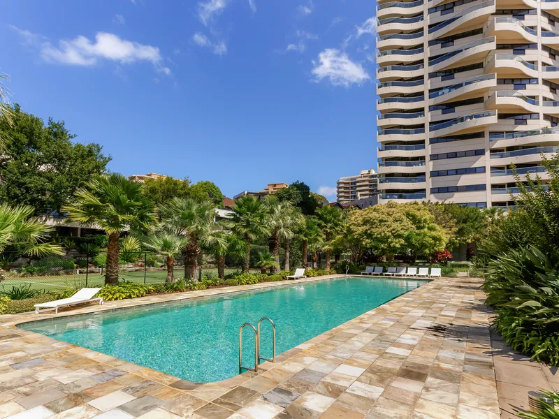 Prestigious Executive Townhouse Within The 'Horizon' Complex