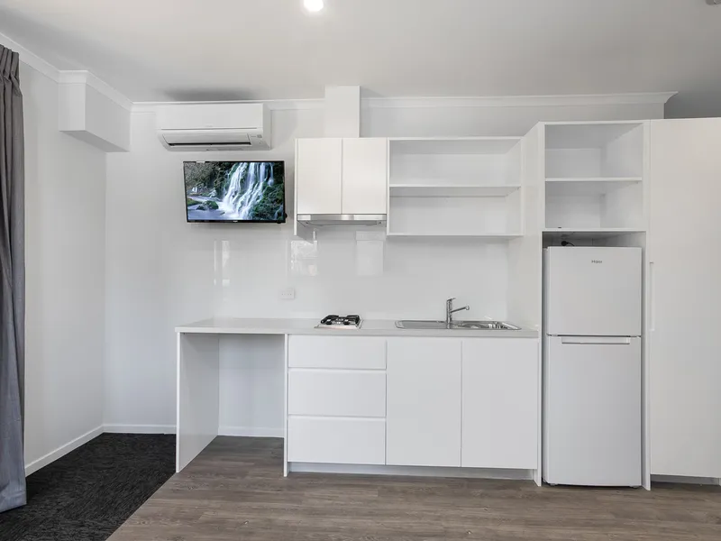 Modern Studio Apartment 