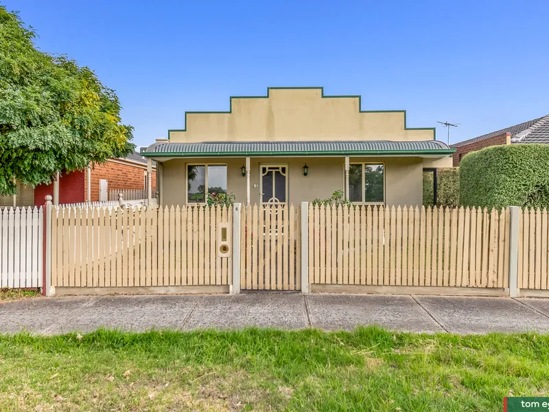 Superbly presented family home, with views a priceless bonus.