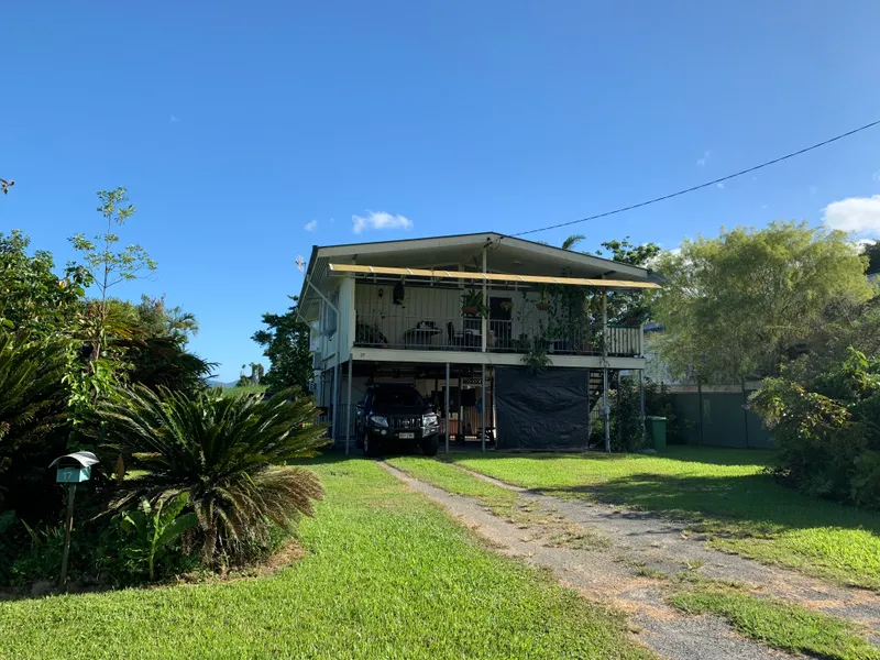 4 bedroom 2 bathroom - Highset Queenslander