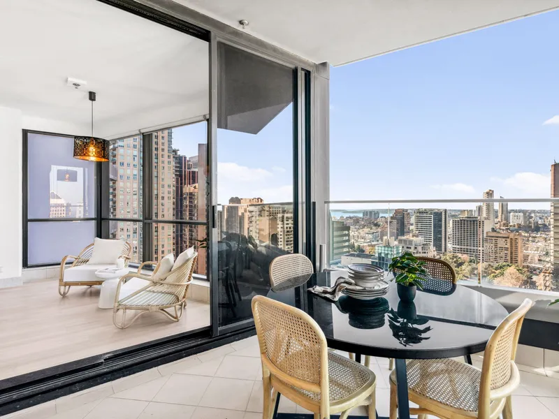 Sensational Oasis with Exceptional Convenience in ‘World Tower’