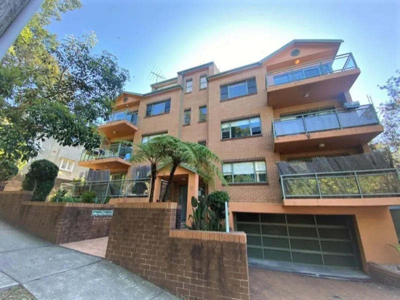 COASTAL LIVING PENTHOUSE STYLE 3 BEDROOM APARTMENT