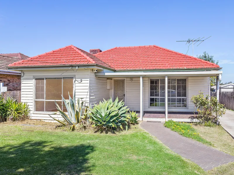 A Sunshine Classic Ready For Some Love