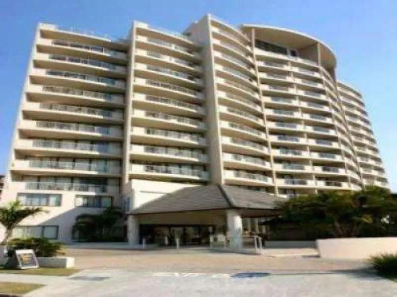 2 X 1 BEDROOM APARTMENTS BEING SOLD TOGETHER - EXCELLENT INVESTMENT OPPORTUNITY