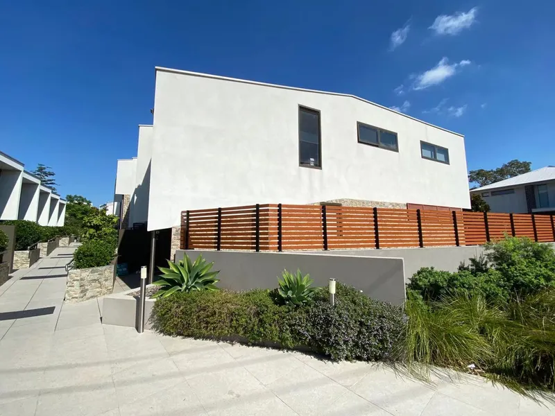 Contemporary, water view Townhouse in Heart of Sylvania  