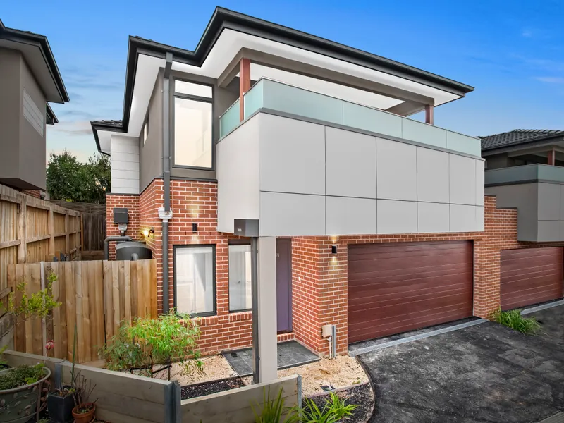 ALSO KNOW AS LOT 3/53 LOMOND AVE KILSYTH Ultra-Stylish Townhouse in Hart of Kilsyth