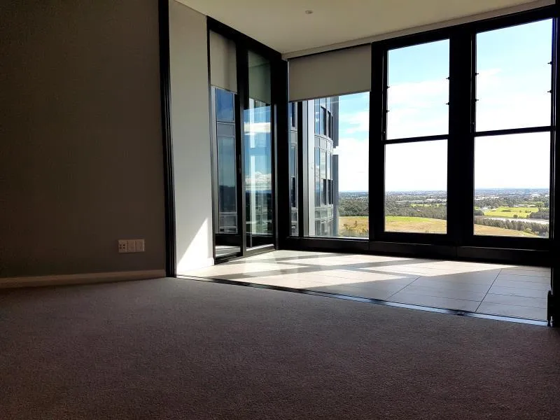 Situated in a convenient location, the footbridge is just located on Waterways Street, which links to both Rhodes and Wentworth Point